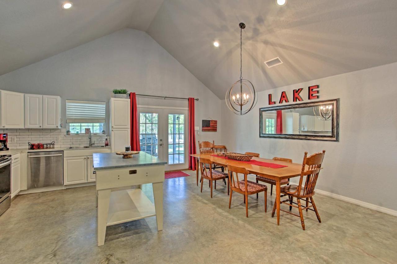 Modern Retreat With Gas Grill - Walk To Lake Texoma! Kingston Экстерьер фото